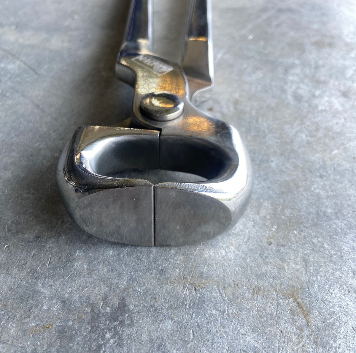 Pince à déferrer Kahn Forge 14 po  Pull Off en acier forgé pour retirer les fers et couper les clous de maréchalerie 