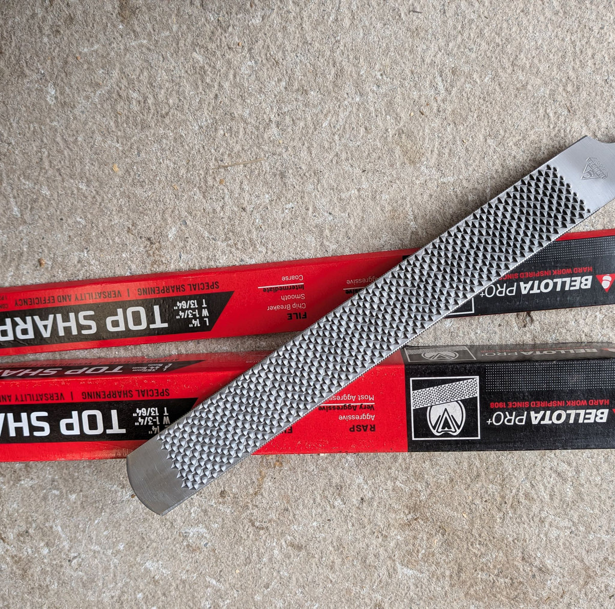 Côté lime Bellota Top Sharp pour finition précise du sabot