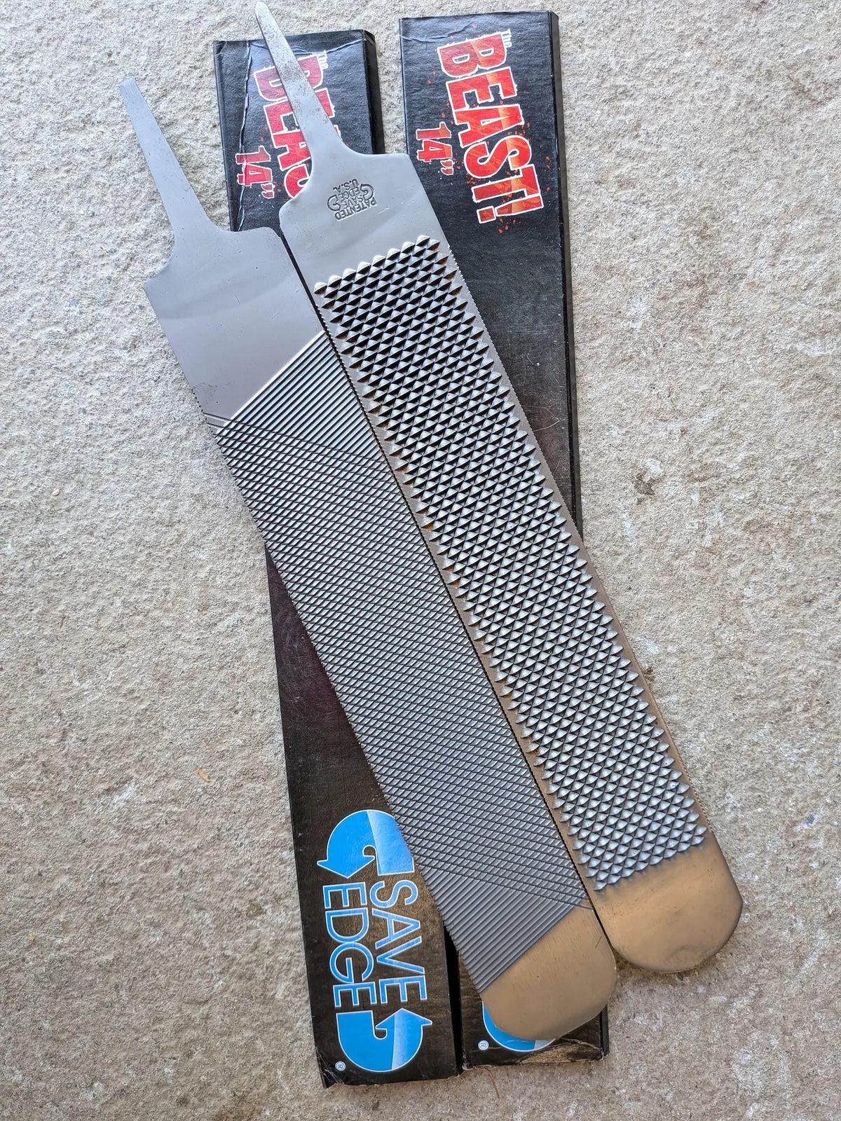La Save Edge Beast 14 po est une râpe de maréchalerie conçue avec une largeur supérieure