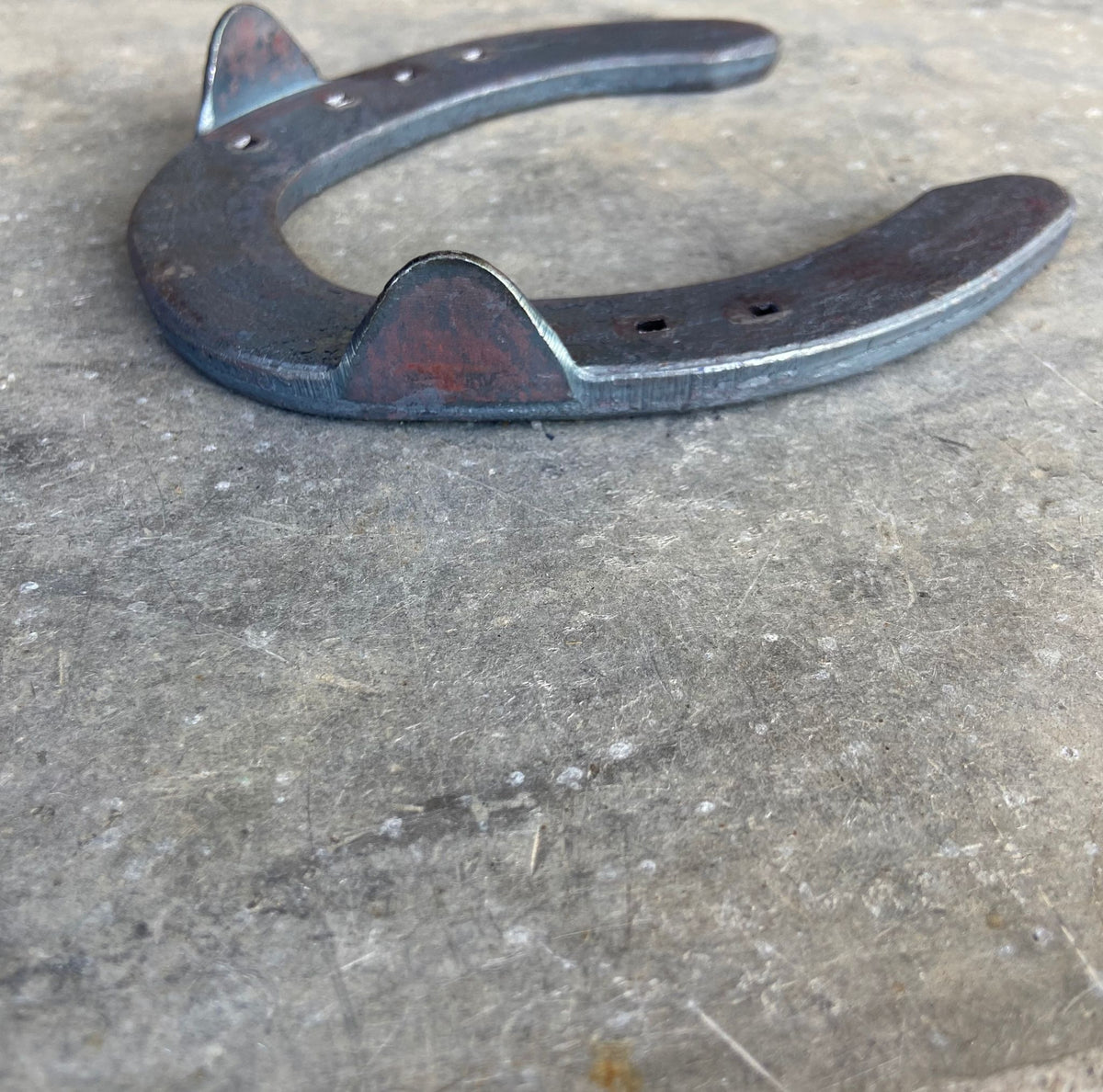 Fer de maréchalerie St-Laurent Saddle Line durable sélectionné par la Boutique SMF pour les maréchaux-ferrants professionnels