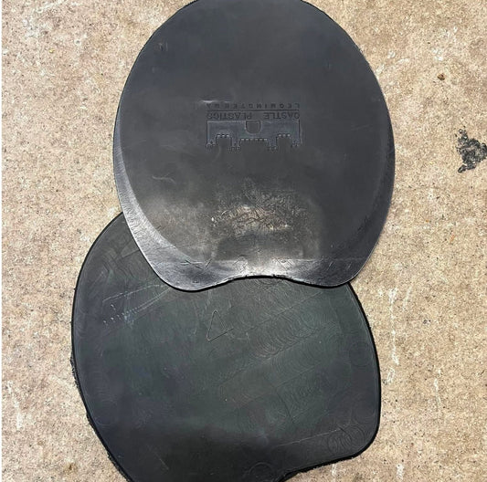 Pad Castle Flat en plastique pour protéger les sabots du cheval, vendu à la paire.